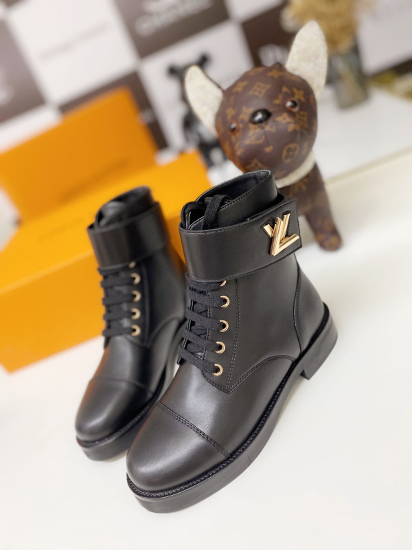 l0*is V*t0n wonderland ranger