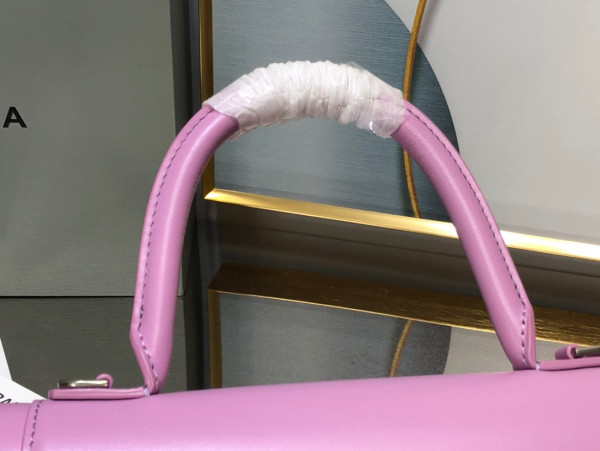 Ba*len*cia*ga hourglass stretched top handle bag