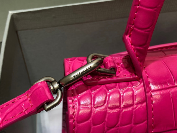 Ba*len*cia*ga hourglass