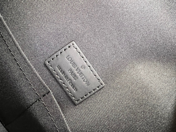 l0*is V*t0n s lock briefcase