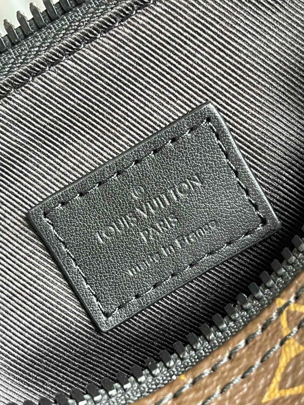 l0*is V*t0n keepall xs