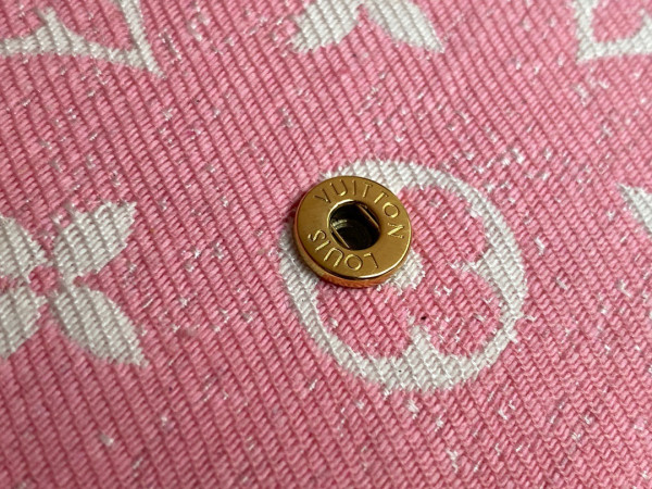 l0*is V*t0n sarah wallet