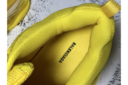 Ba*len*cia*ga triple s