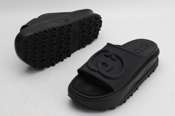 G*u*i slide with interlocking g