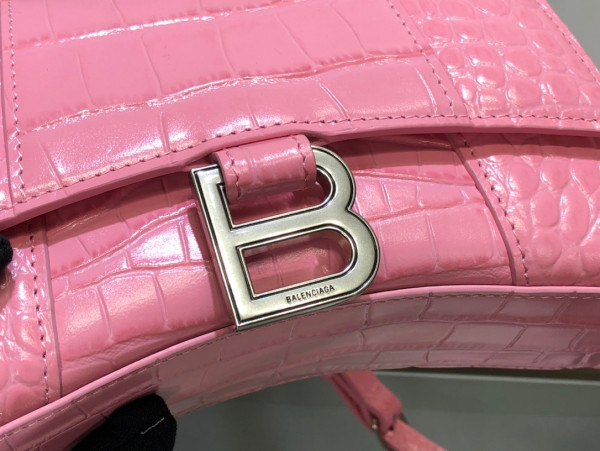 Ba*len*cia*ga hourglass