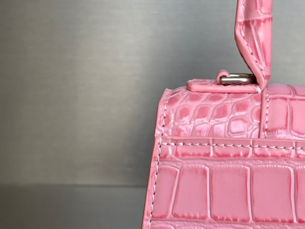 Ba*len*cia*ga hourglass