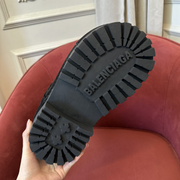 Ba*len*cia*ga alaska faux-fur low boots