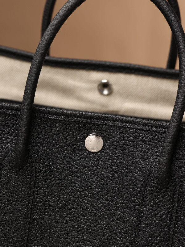 H**mes garden party 30