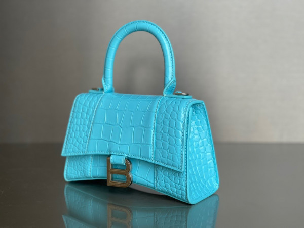 Ba*len*cia*ga hourglass