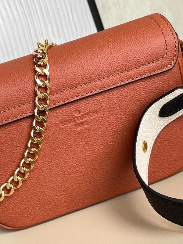 l0*is V*t0n lockme tender