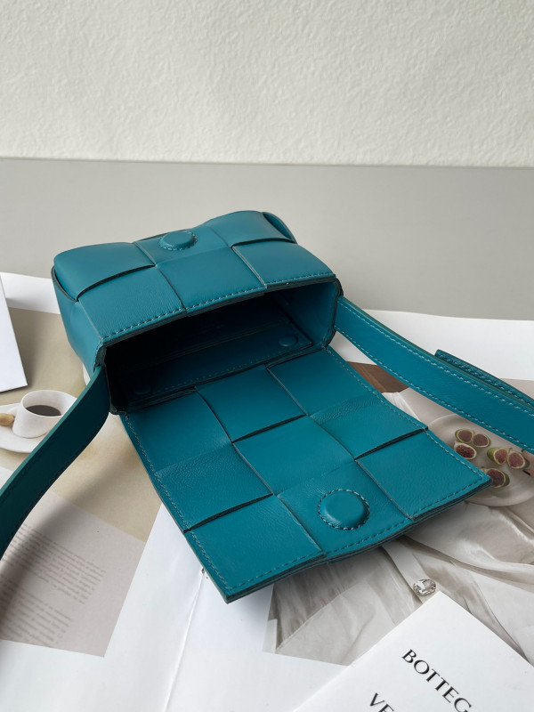 bo*te*ga Ve*ne*ta candy mini cassette-12*8*4cm