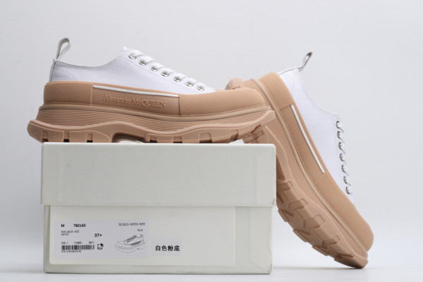 ale*d*r M*Q*en tread slick lace up