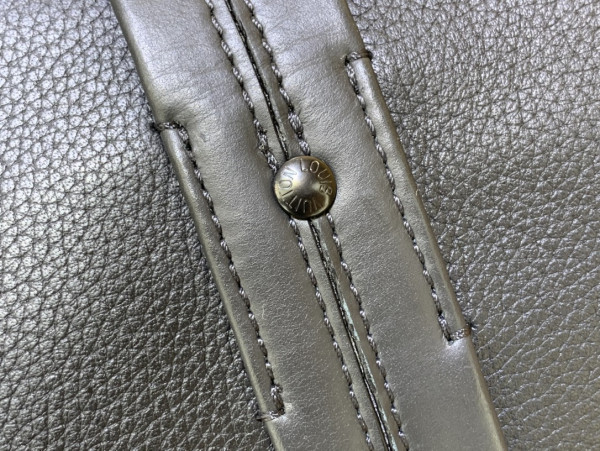 l0*is V*t0n aerogram tote