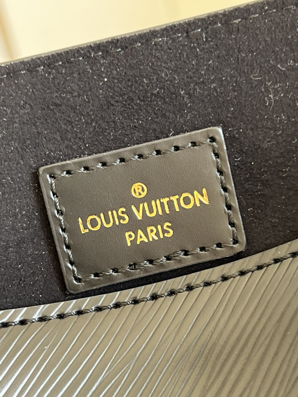l0*is V*t0n petit sac plat