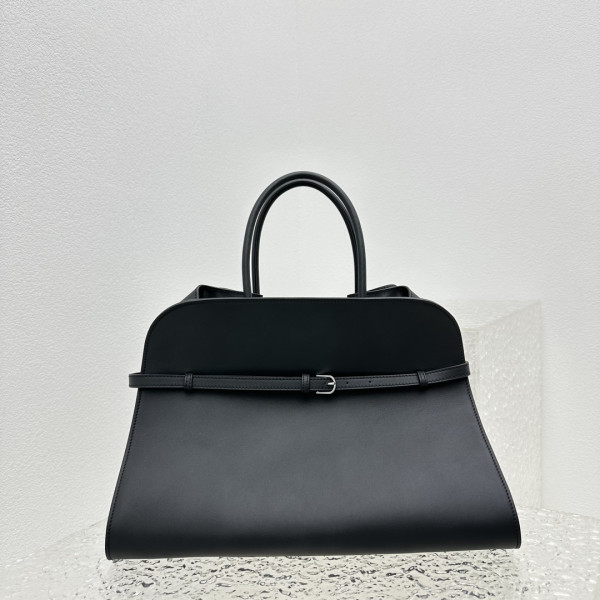 T*e R0w belt margaux