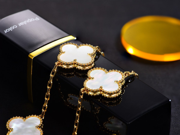 V*N CL*F & arpels perlée bracelet