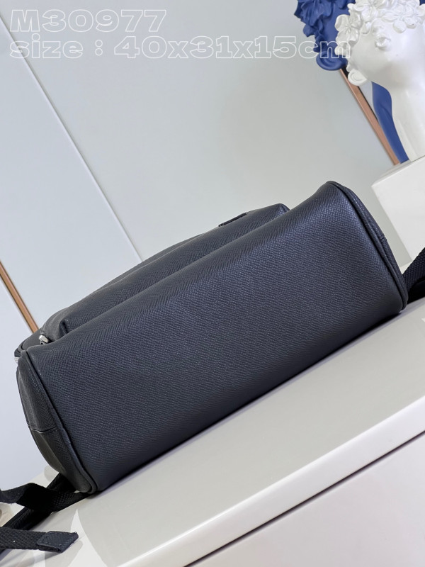 l0*is V*t0n avenue backpack