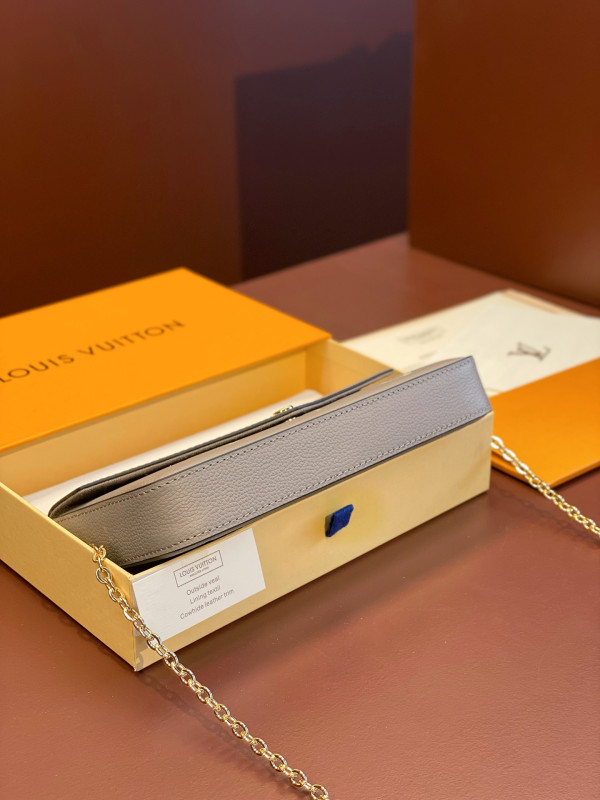 l0*is V*t0n pochette fÉlicie