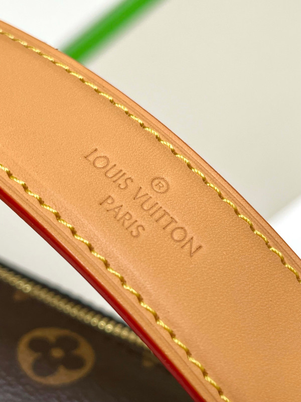 l0*is V*t0n side trunk pm