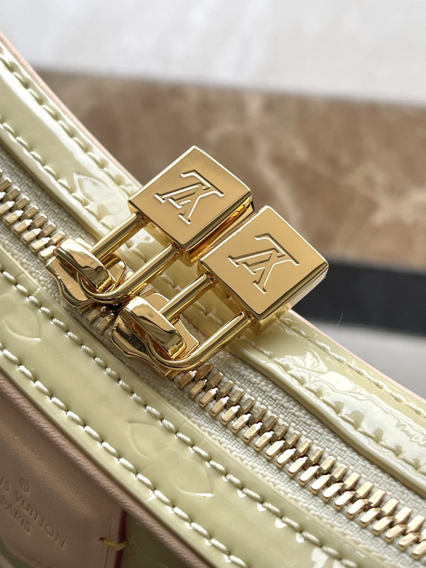 l0*is V*t0n croissant pm