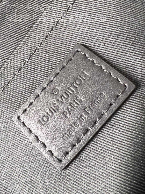 l0*is V*t0n steamer wearable wallet-25*19*8cm