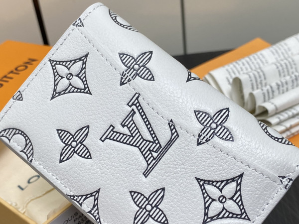 l0*is V*t0n pocket organizer-8*11.1*1 cm