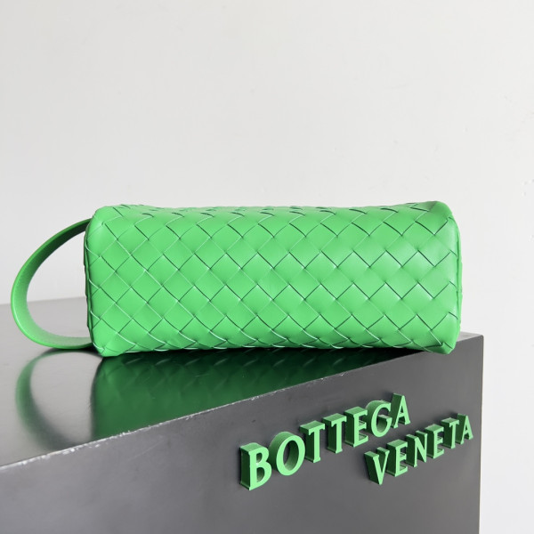 bo*te*ga Ve*ne*ta intrecciato leather wallet-on-strap
