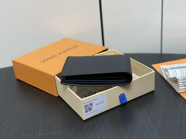 l0*is V*t0n slender wallet-11*8.5*2cm