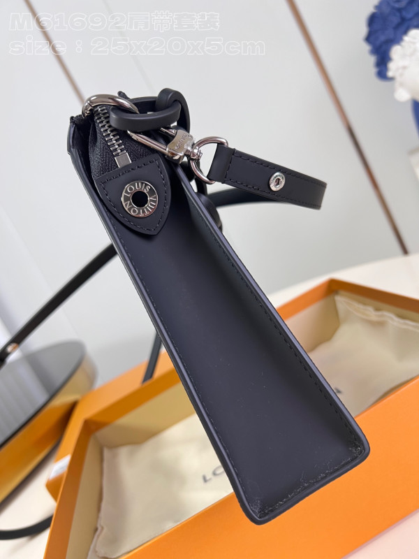 l0*is V*t0n monogram toiletry pouch-25*20*5.5cm