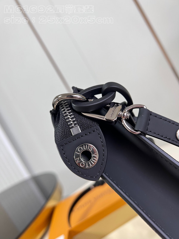 l0*is V*t0n monogram toiletry pouch-25*20*5.5cm