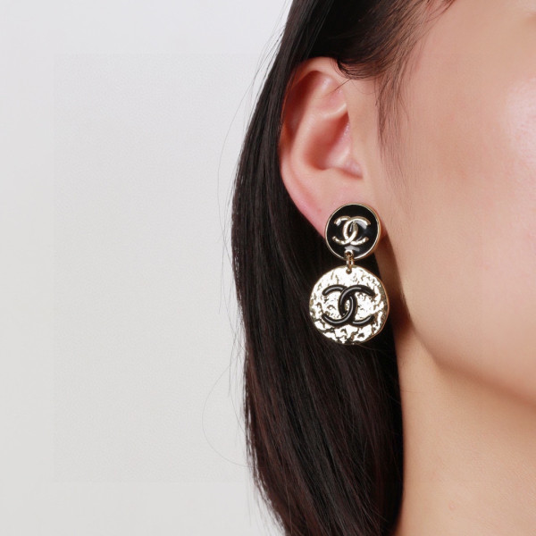 CL EARRINGS