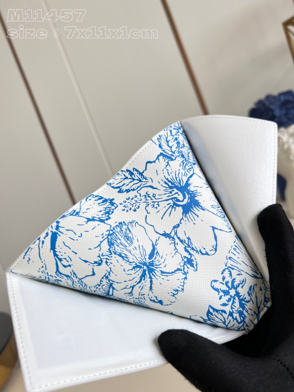 l0*is V*t0n pocket organizer-7.5*11.1*1 cm