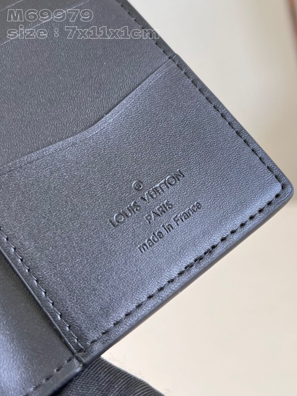 l0*is V*t0n pocket organizer-7.5*11.1*1 cm