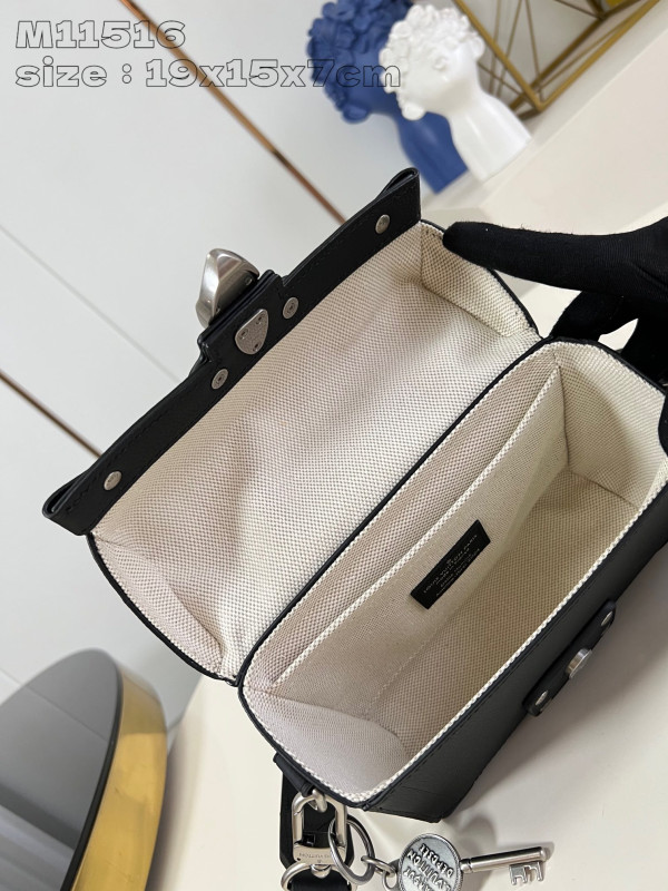 l0*is V*t0n soul trunk-19*15*7cm