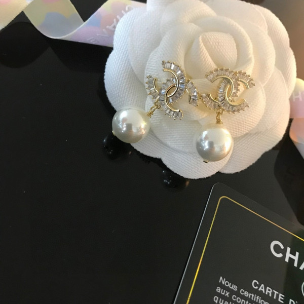 CL EARRINGS