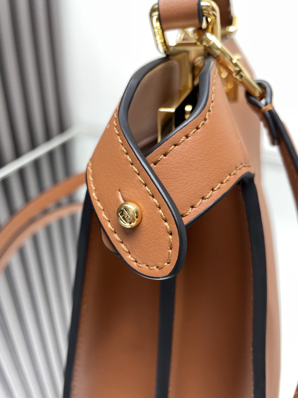 F**di peekaboo iseeu small-27x21x11cm