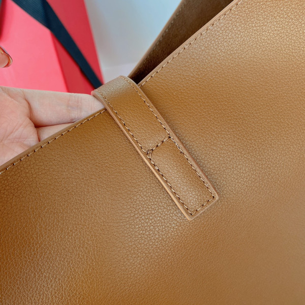 Y*L le 5 À 7 large soft hobo bag - 30x31x13cm