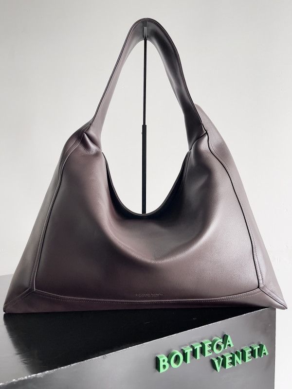 bo*te*ga Ve*ne*ta large hop