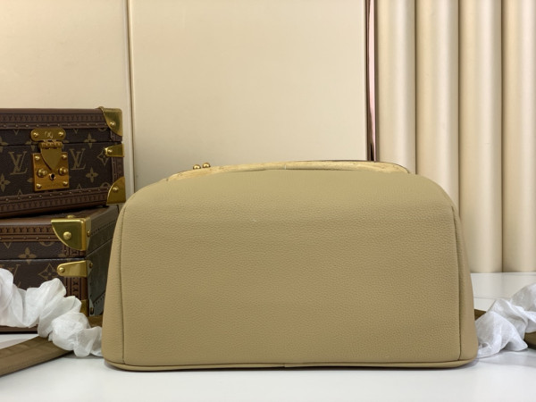 l0*is V*t0n ooutdoor backpack-44&amp;19*31cm