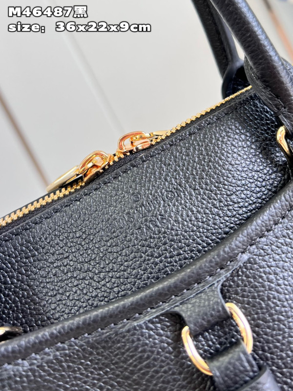 l0*is V*t0n trianon mm