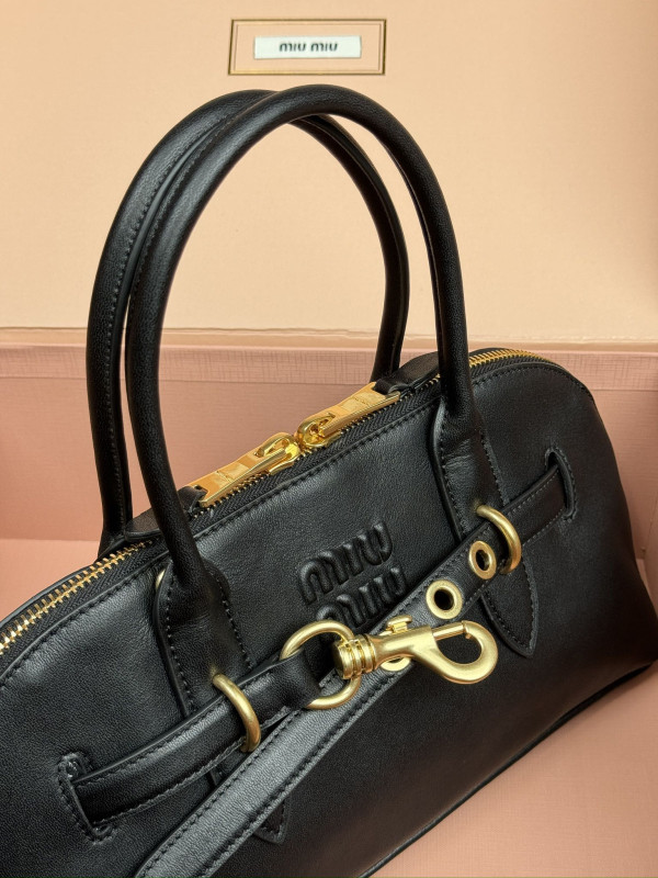 M*um*u aventure nappa leather top-handle bag