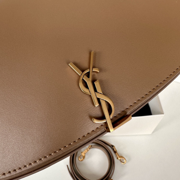 y*l voltaire in box Sa**t Lau*nt