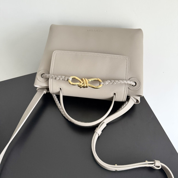 bo*te*ga Ve*ne*ta  small ciao ciao- 26*19*10.5cm