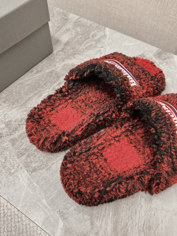 Ba*len*cia*ga slides