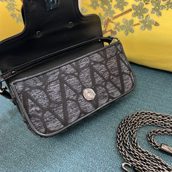 VALENTINO LOCÒ SMALL SHOULDER BAG