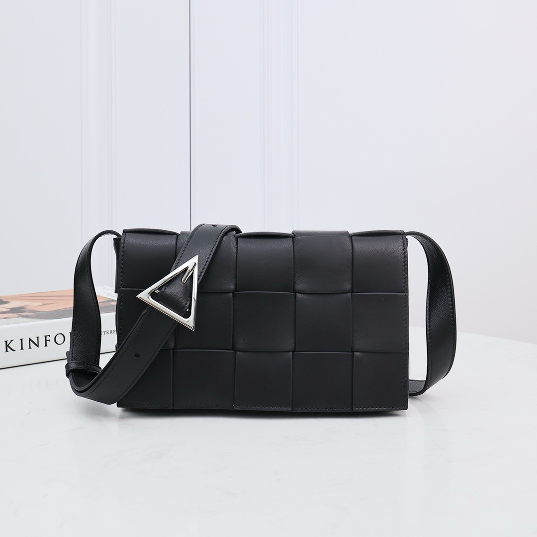 bo*te*ga Ve*ne*ta cassette-23*15*5cm