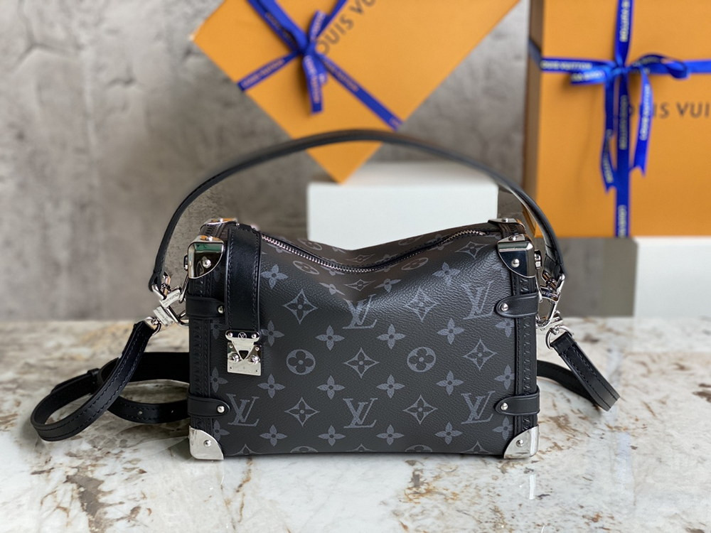 l0*is V*t0n side trunk mm