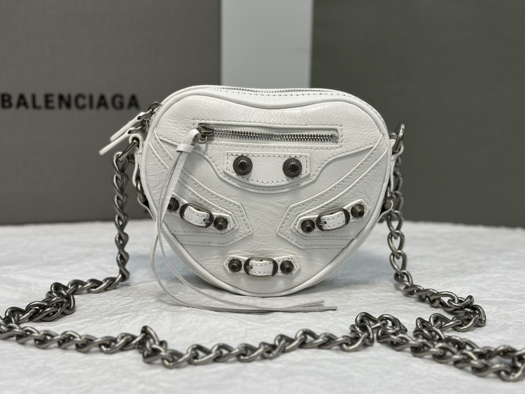 Ba*len*cia*ga  le cagole heart mini metallic crinkled-leather shoulder bag