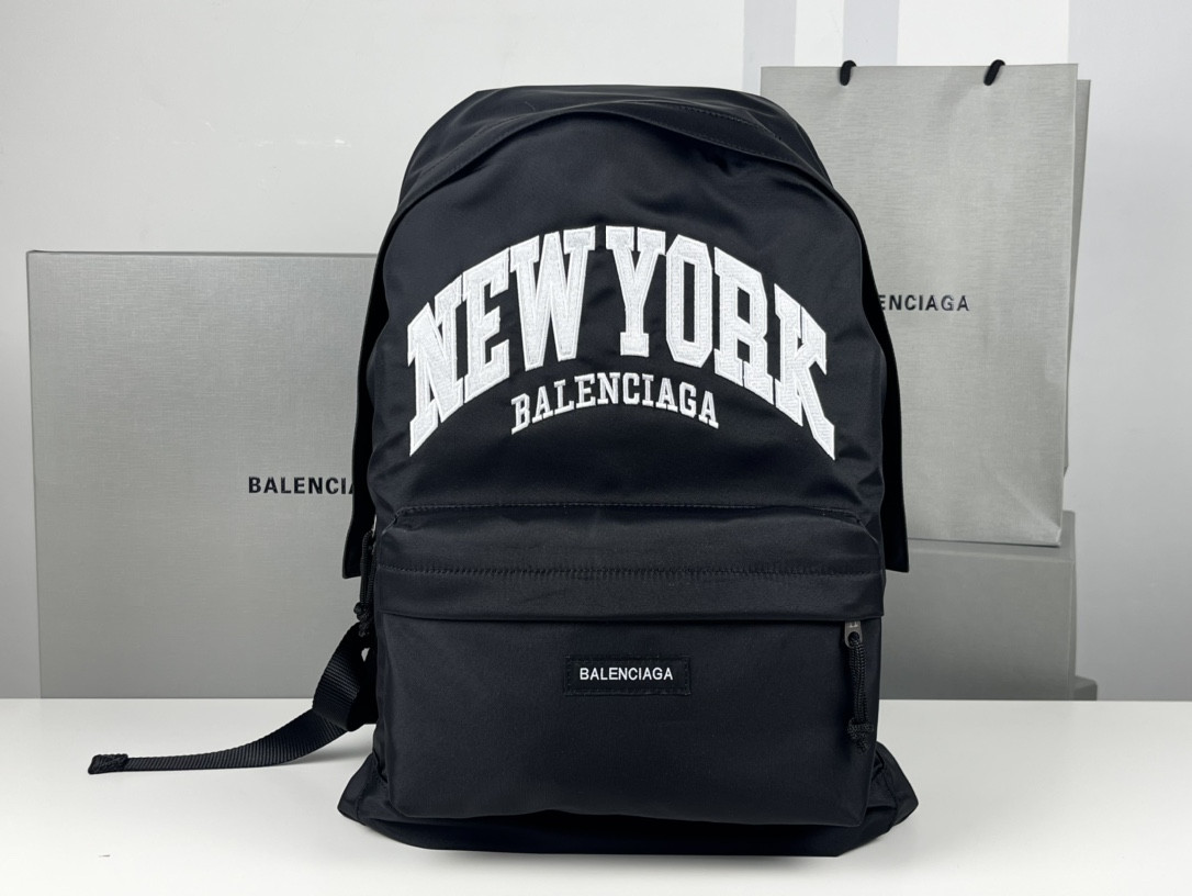 Ba*len*cia*ga backpack