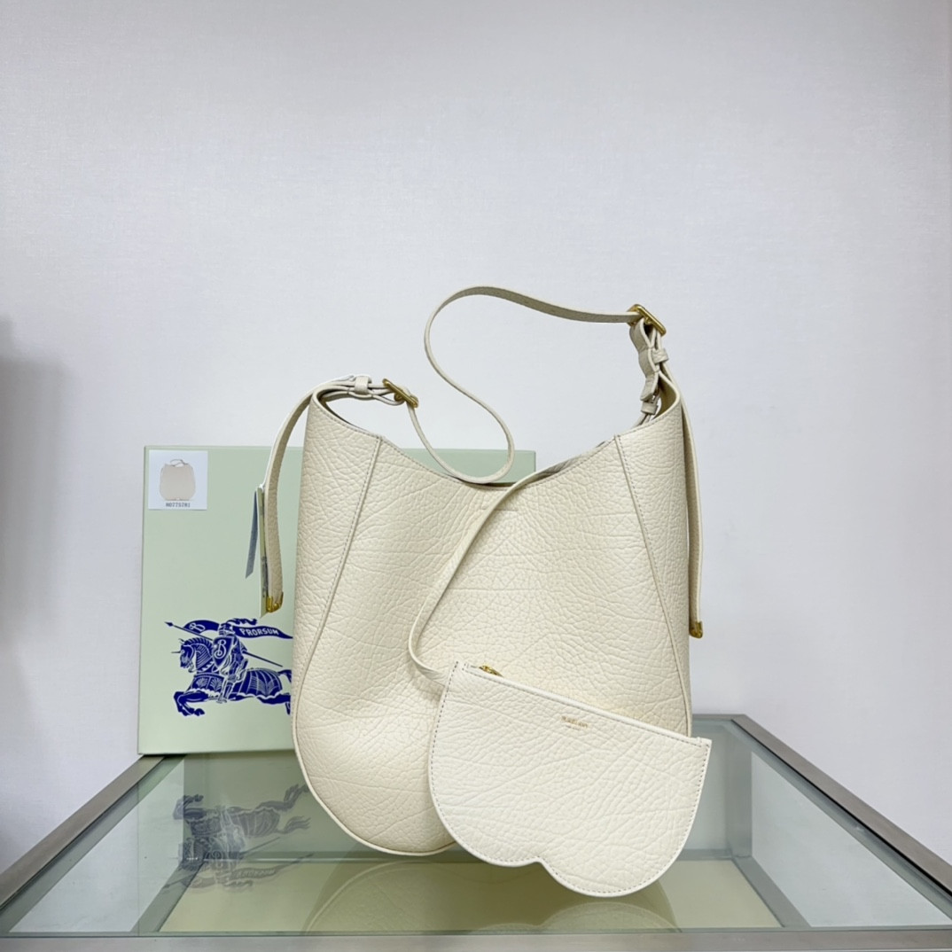 B**rry medium chess shoulder bag